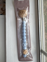 Load image into Gallery viewer, Grande Jolie silicone Pacifier Clip