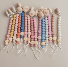 Load image into Gallery viewer, Grande Jolie silicone Pacifier Clip
