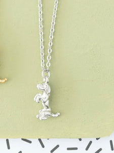 Dog Sitting Necklace silver